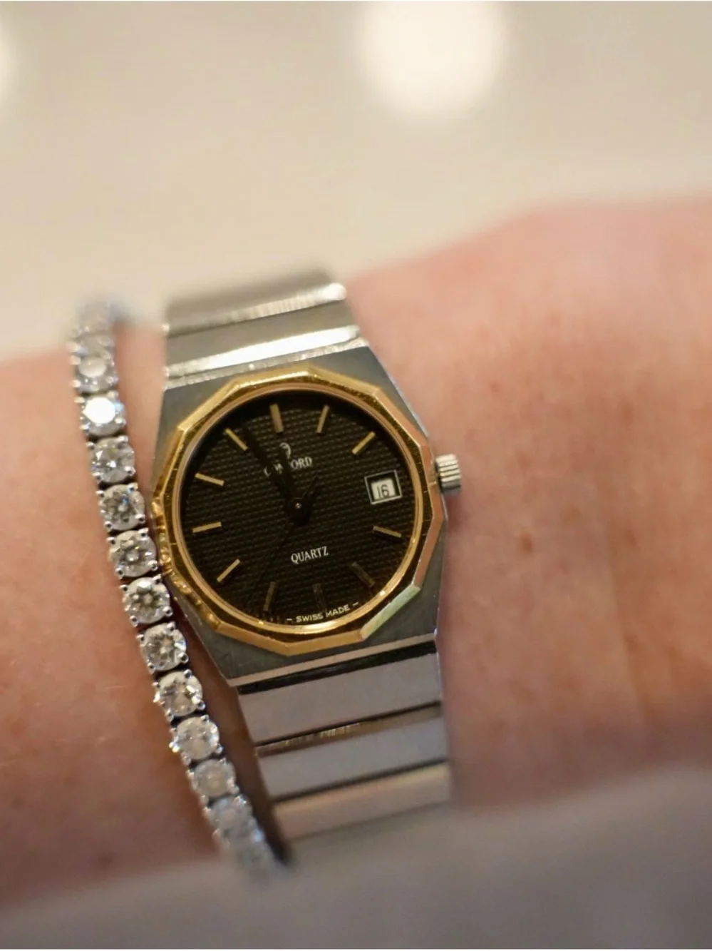 Vintage Ladies Concord Mariner SG watch 18k gold bezel accent
